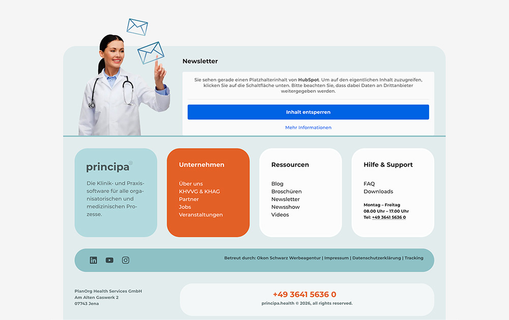 Footer-Design der principa-Website mit Newsletter-Anmeldung, vier Navigationsspalten und Kontaktangaben, aus dem Web-Relaunch der Klinik- und Praxissoftware